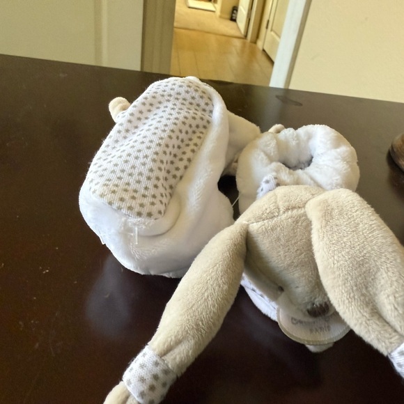 Infant Cream and White Plush Bear Slippers - Picture 4 of 8